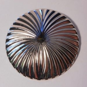 Vintage Silver Tone Pleated Swirl Round Scarf Ring Clasp